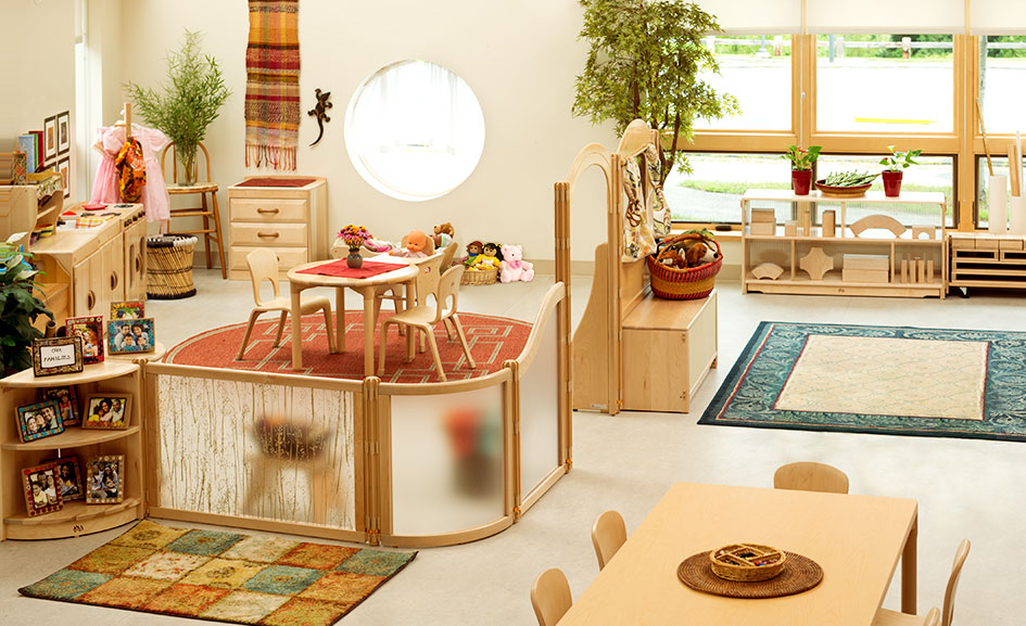 Ein Gruppenraum, der mit Community Playthings Möbeln eingerichtet wurde.