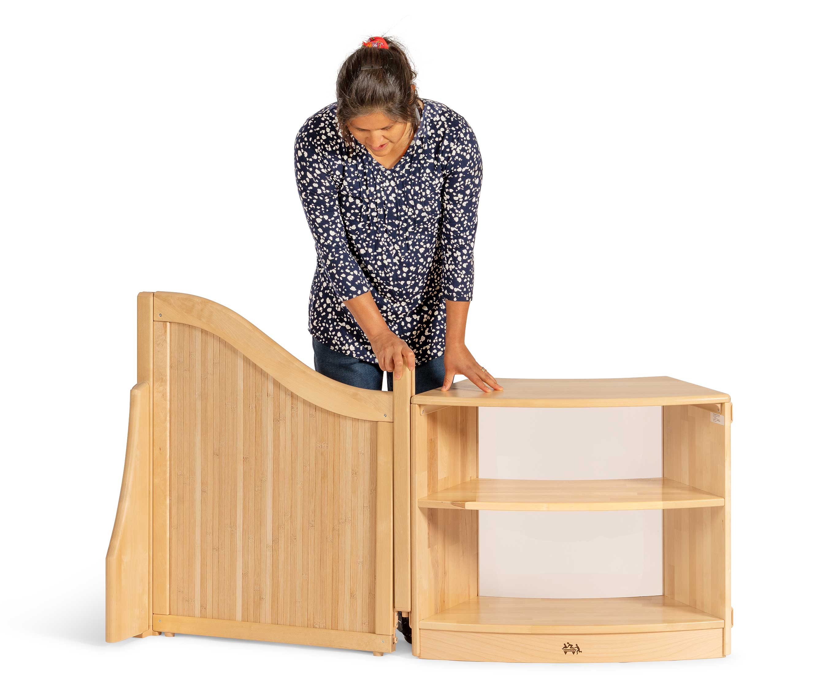 Demonstration der Funktionsweise eines Massivholz-Pfostens