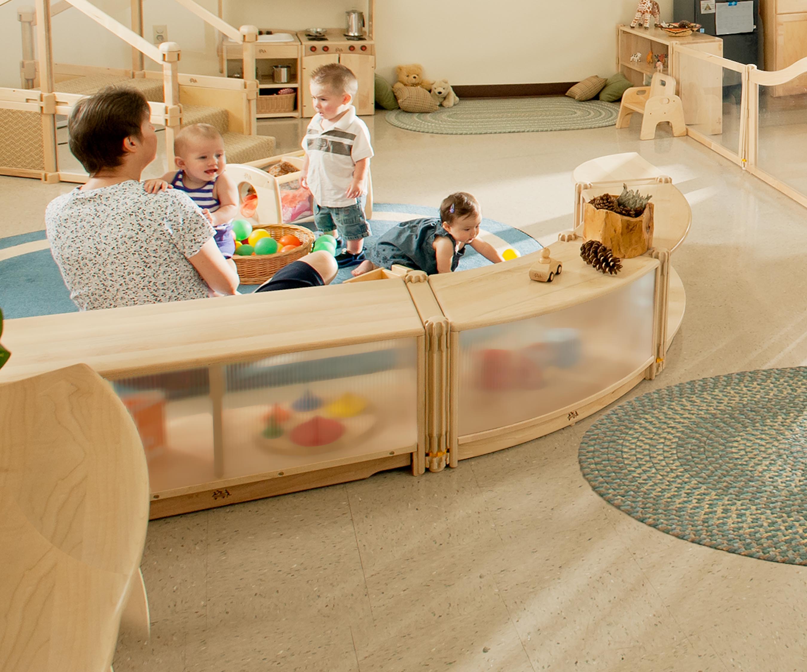 F614 Translucent back shelf 124 x 41 cm 1