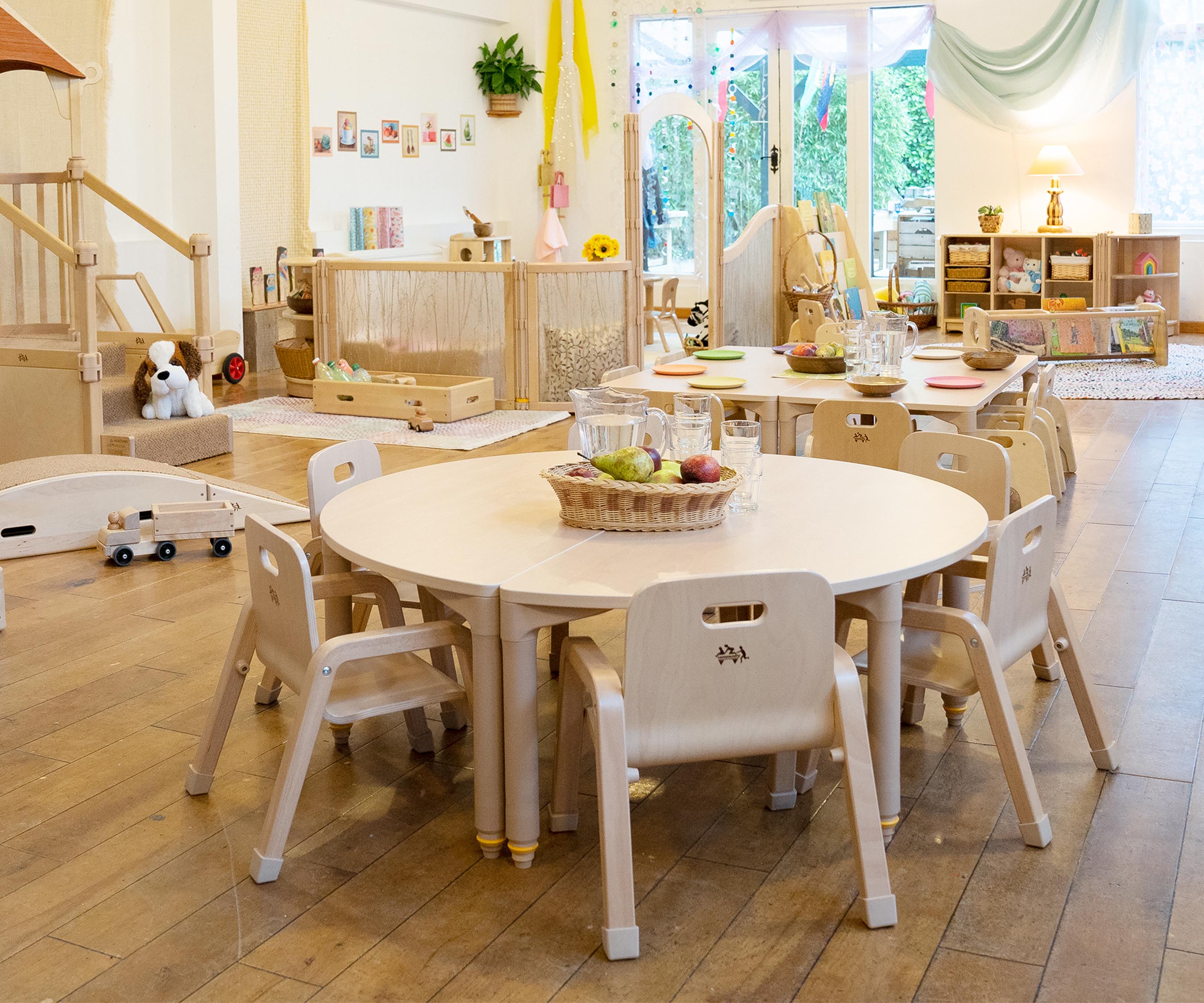 Half-moon MultiTable 1