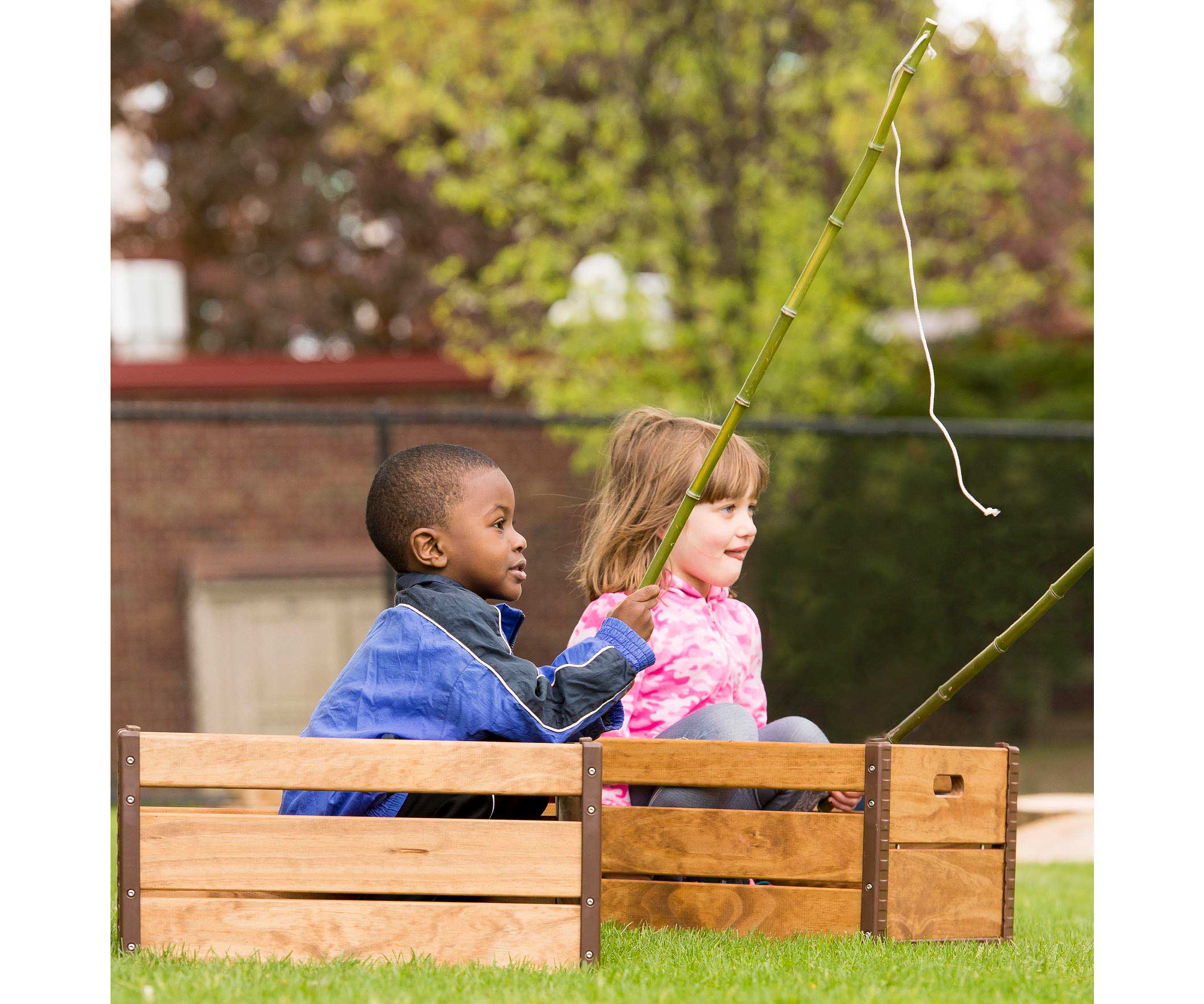 W323 Outlast deep crate in use