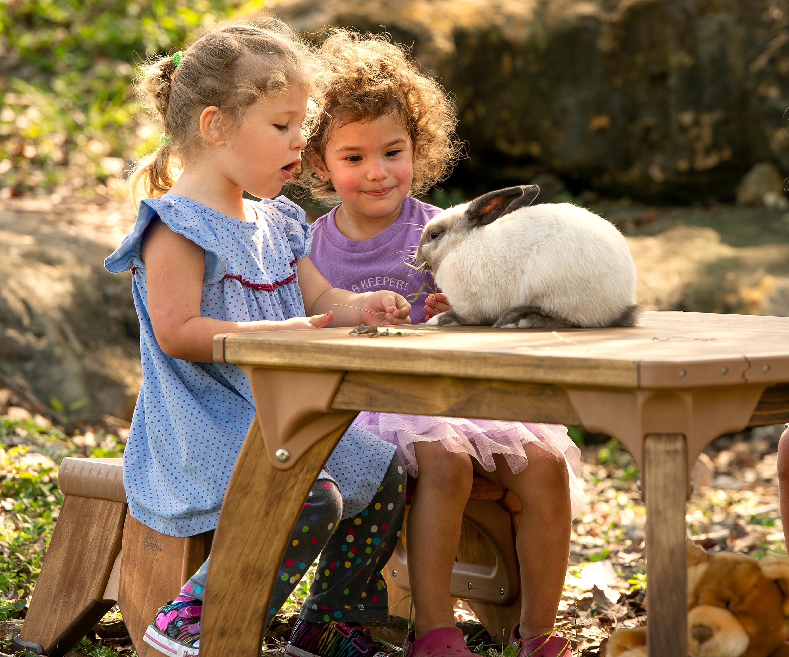 Outlast square table set 4