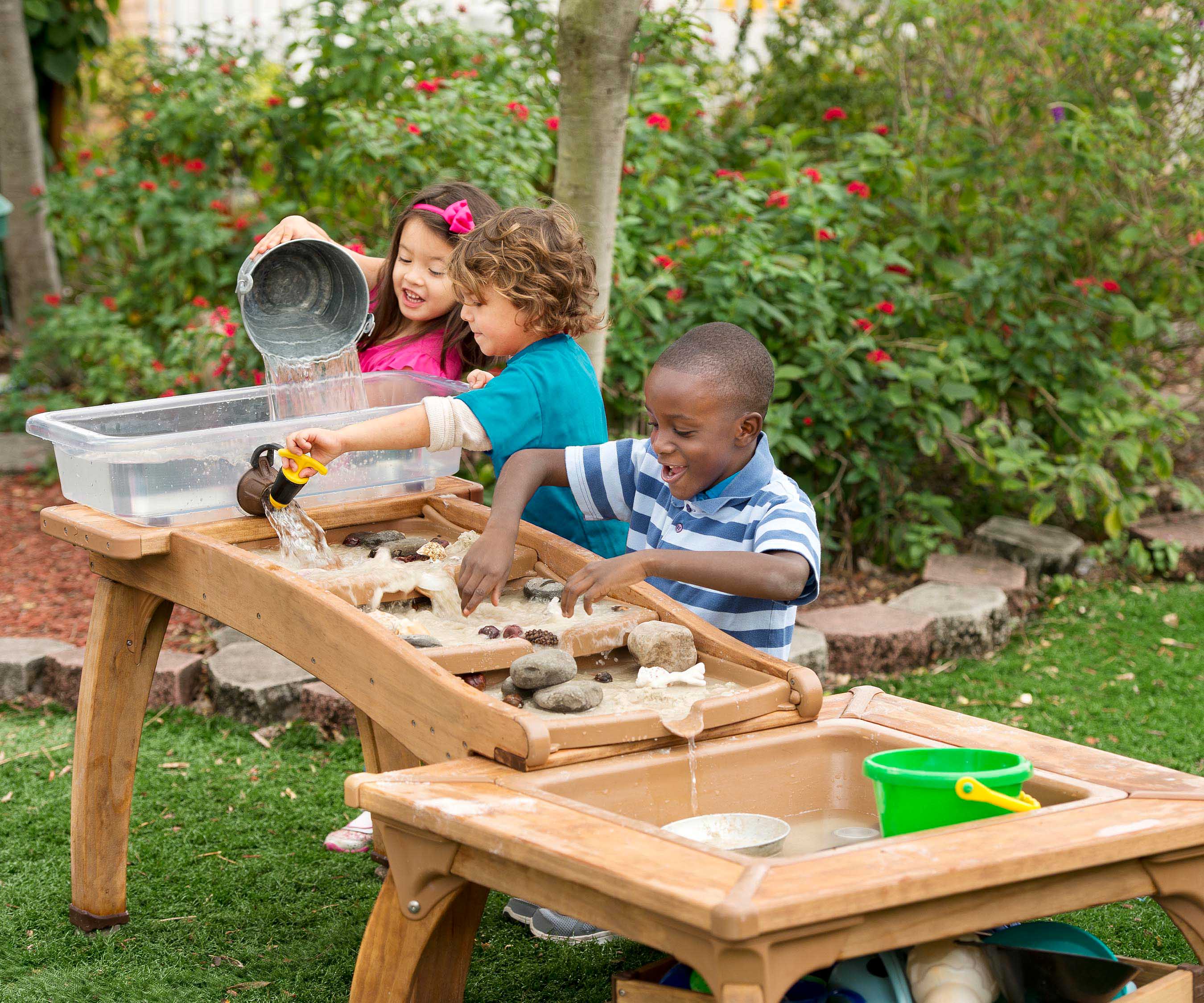 W445 Outlast cascade play centre double in use