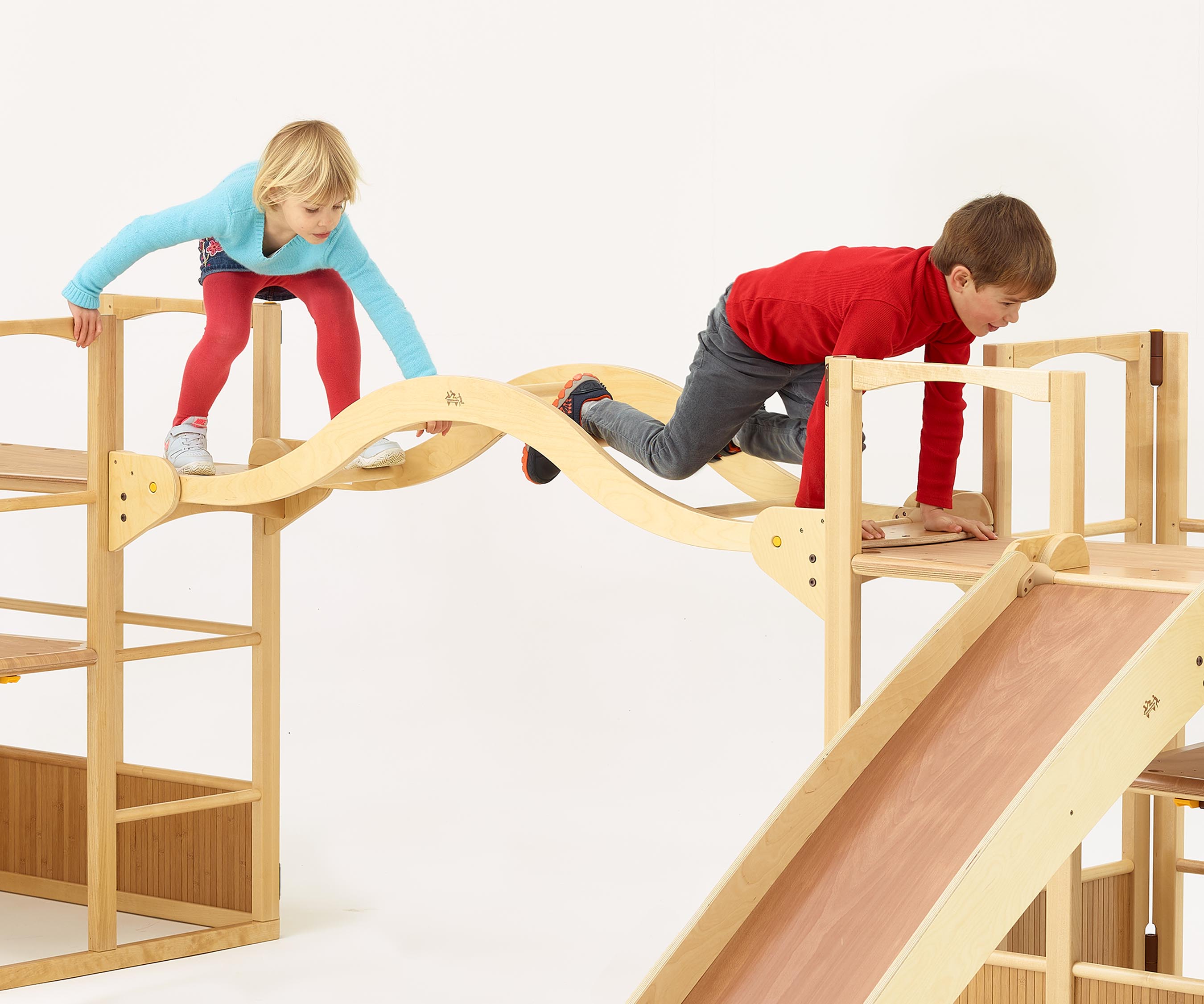 V885 Grand PlayFrame 2