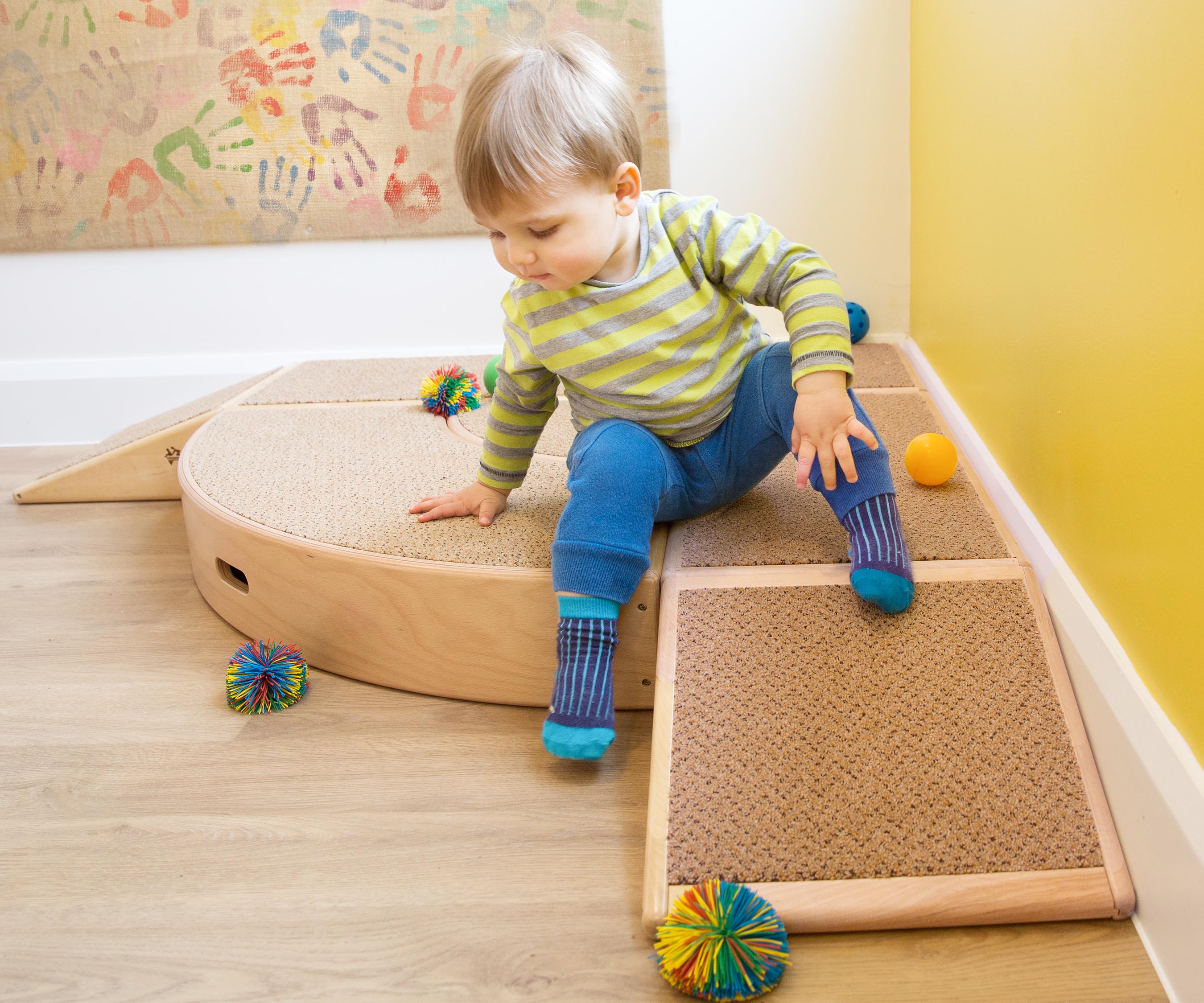 C985 Large corner stage 1