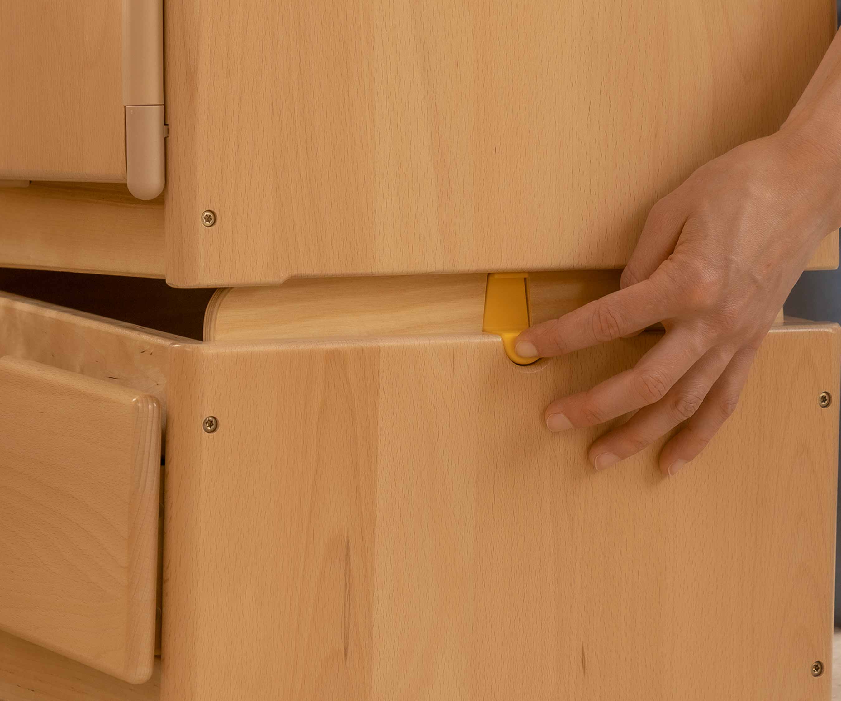 Spielmöbel-Entriegelungsknopf