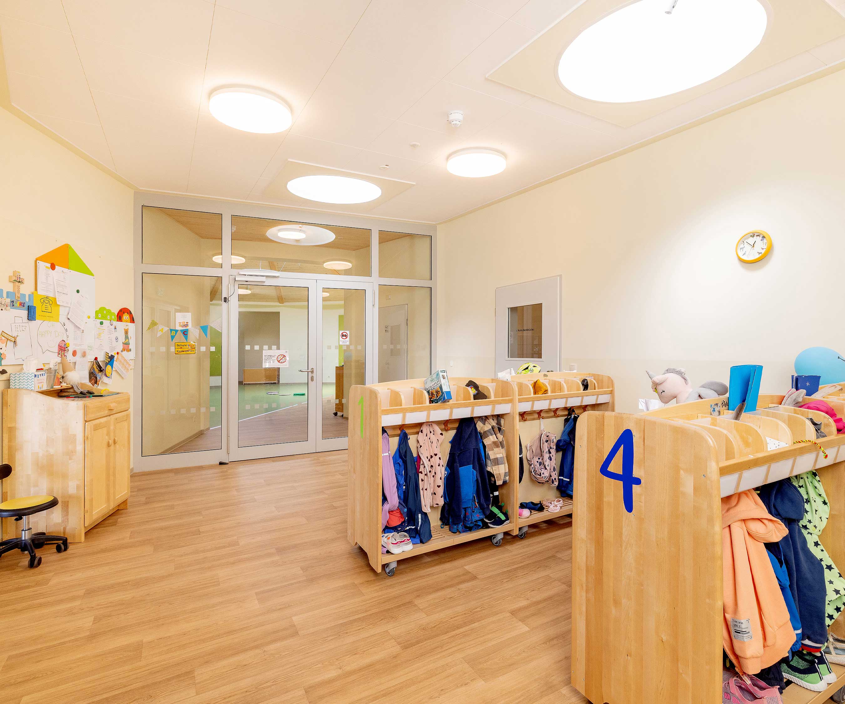 Ein flexibler Garderobenbereich in der Kita Zwergenburg